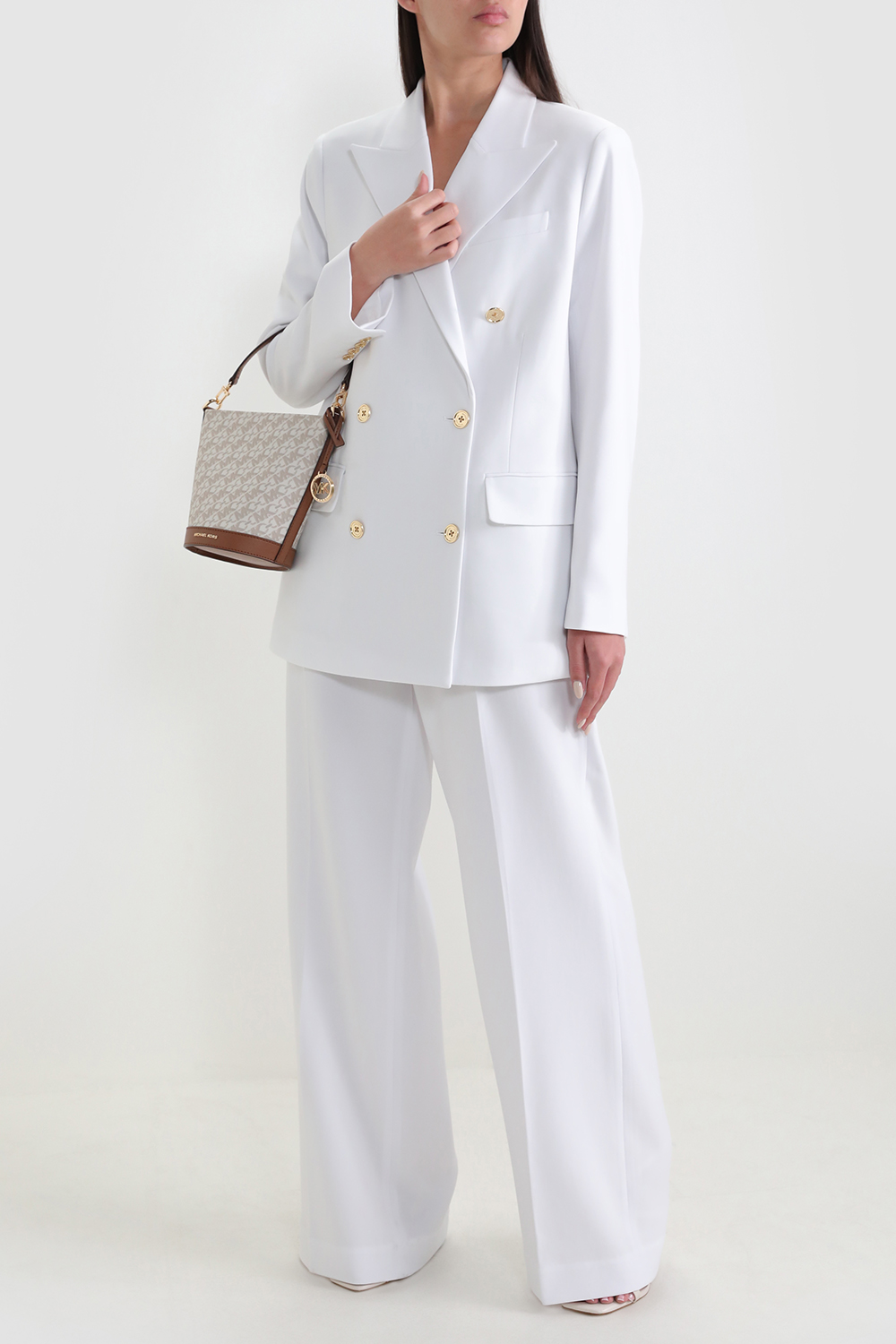 מכנסיים מחויטים